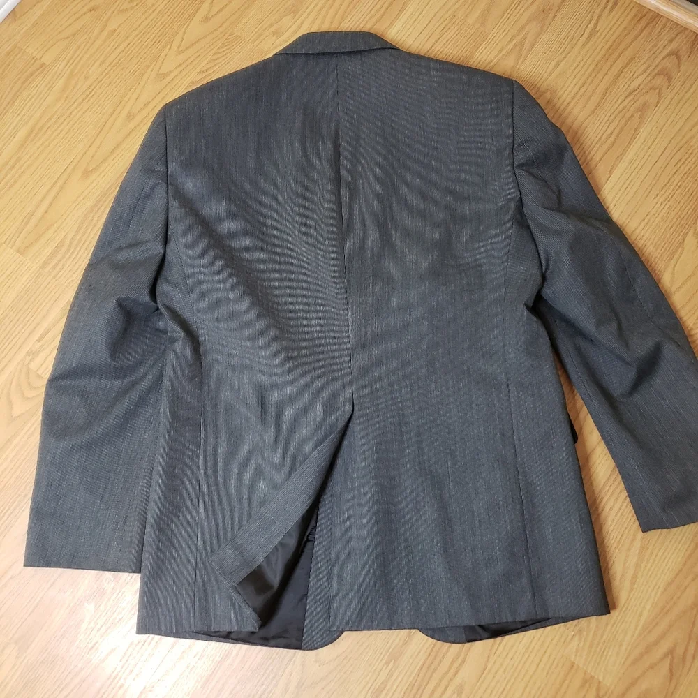 Stafford Men's Gray Suit